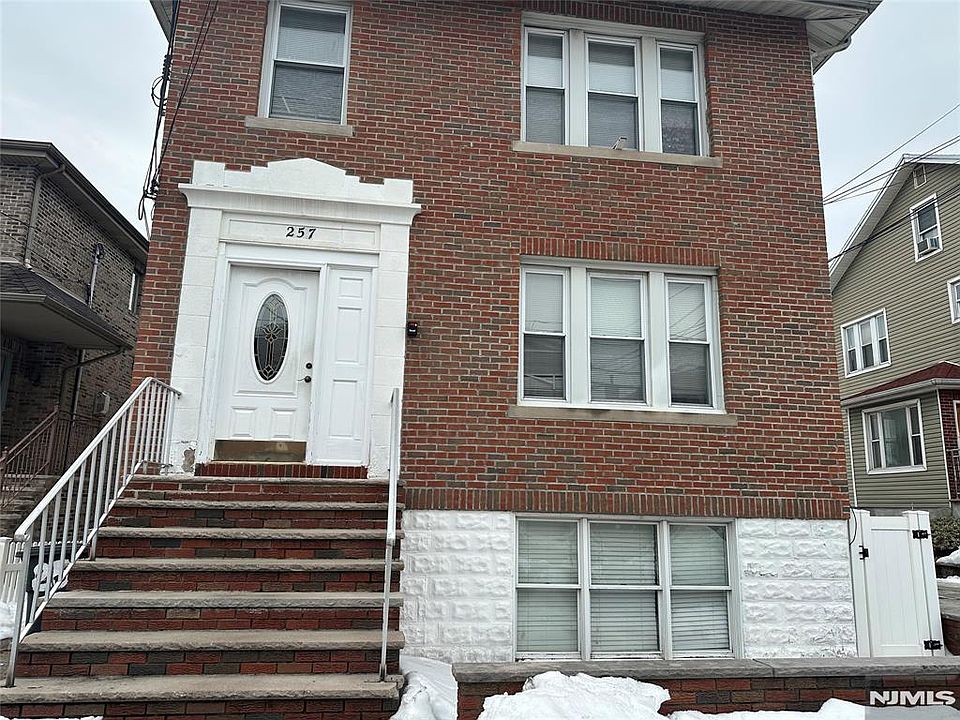 1st image of 257 Roff Avenue