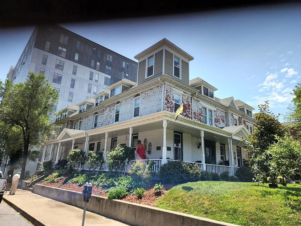 1st image of 920 Cherry St APT 215