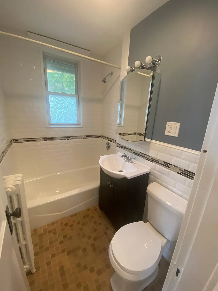 Building Photo - 370 Savin Hill Ave #3-L