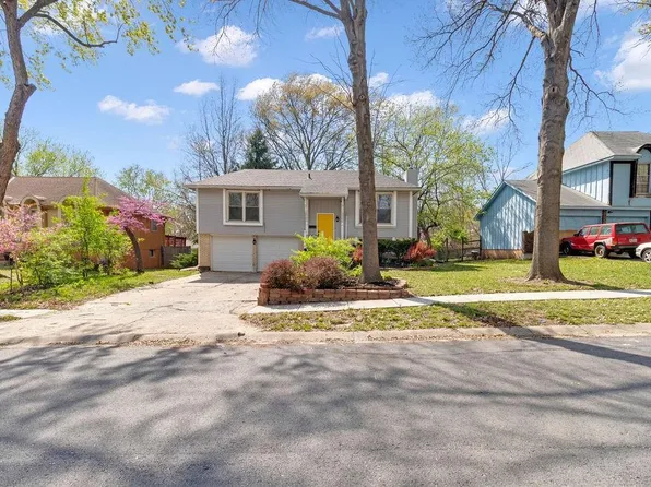 11924 Manchester Ave, Grandview, MO 64030