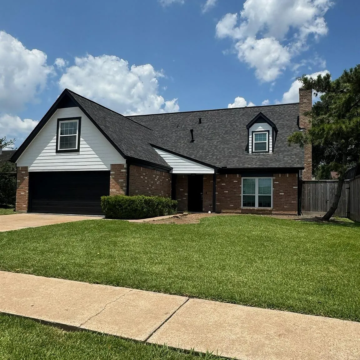4 bed, 3.0 bath, 2282 sqft, $2,450 — Photo 1