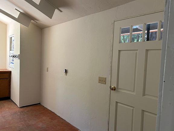 4th image of 131 Redwood Way