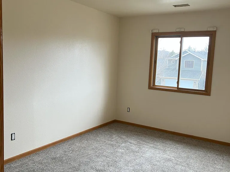554 Dennison Ave — Photo 8