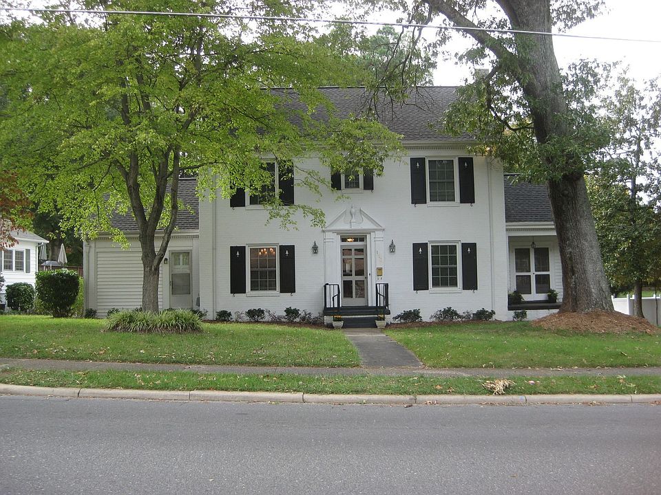 Traditional 2 story