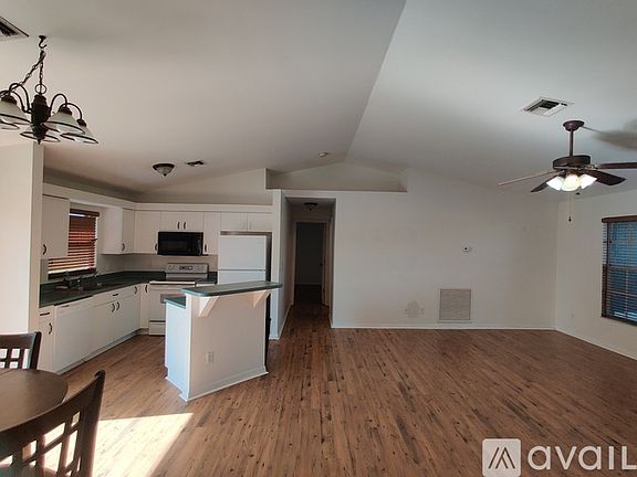 4th image of 1933 NW 26th Ave