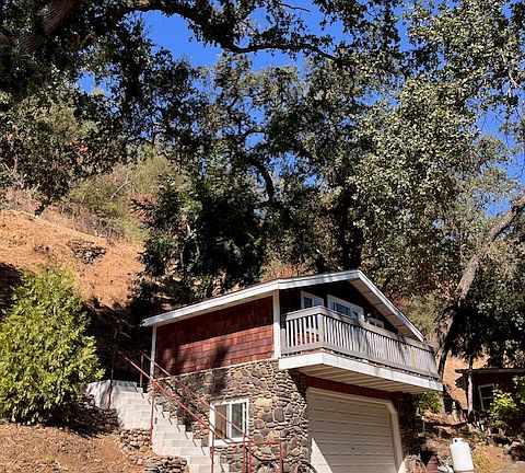 Side view with entryway stairs