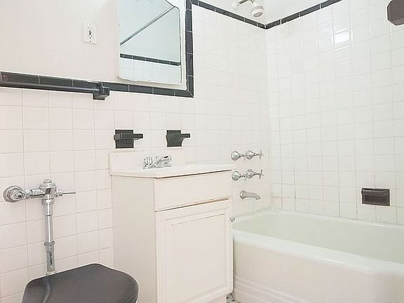 5th image of 45 W 69th St APT 7