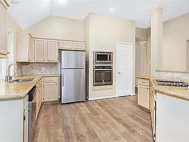 7207 Cambridge Cove Cir — Photo 8