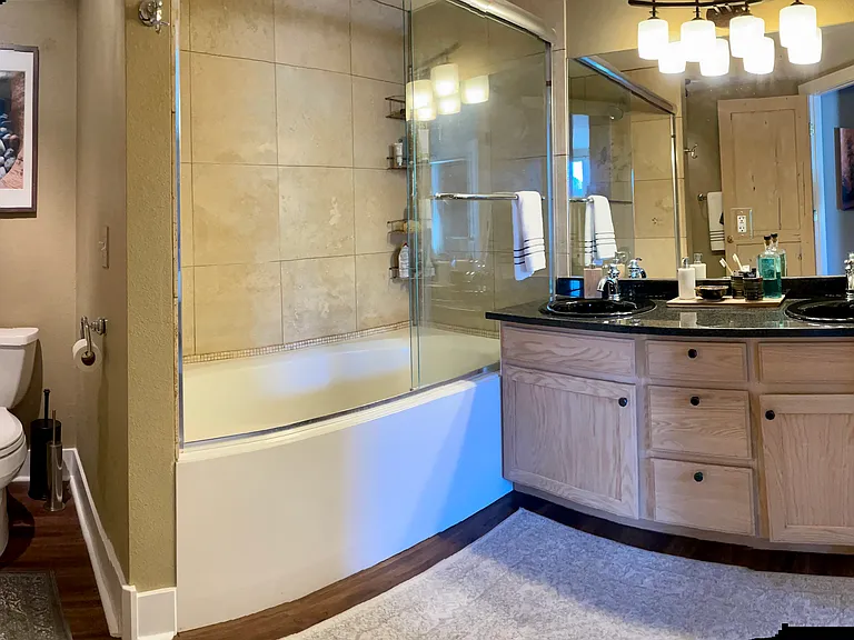 8300 Meadowview Dr #L23 — Photo 36
