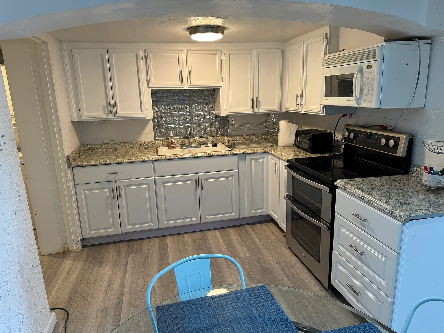 2 bed, 1000 sqft, $1,200 — Photo 4