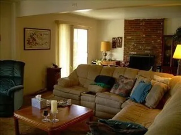 7284 Farm Dale Way, Sacramento, CA 95831