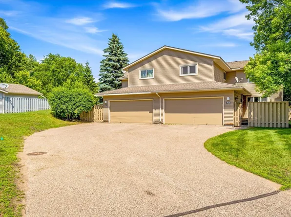 907 Monterey Dr, Shoreview, MN 55126