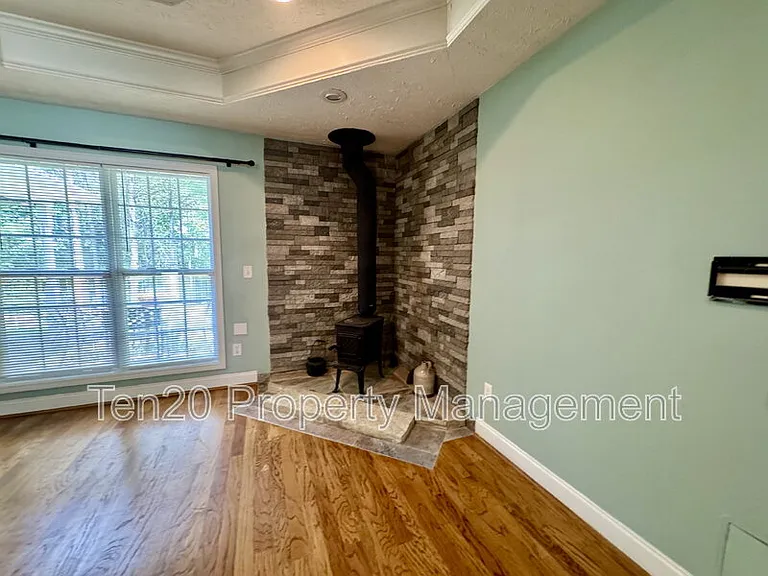 1914 Tranquil Ln — Photo 5