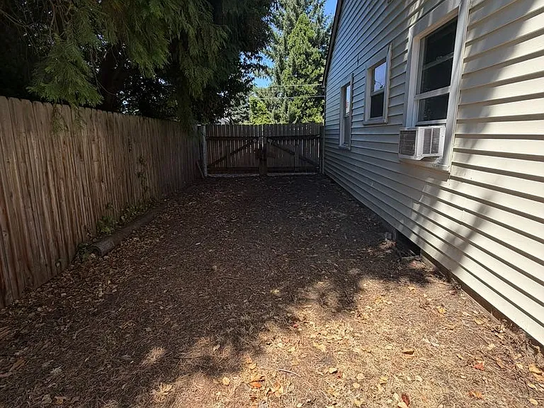330 E Grant St — Photo 35