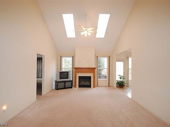 3rd image of 515 Oak Lawn Ct #81