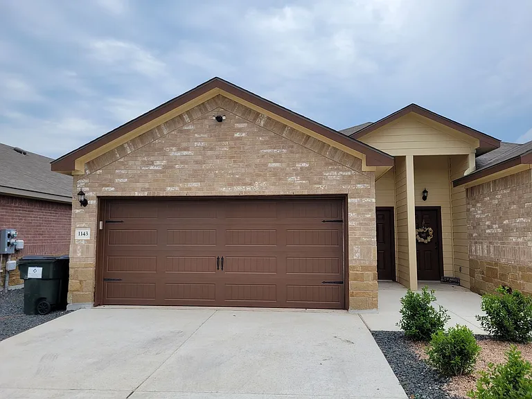1143 Stanley Way — Photo 1