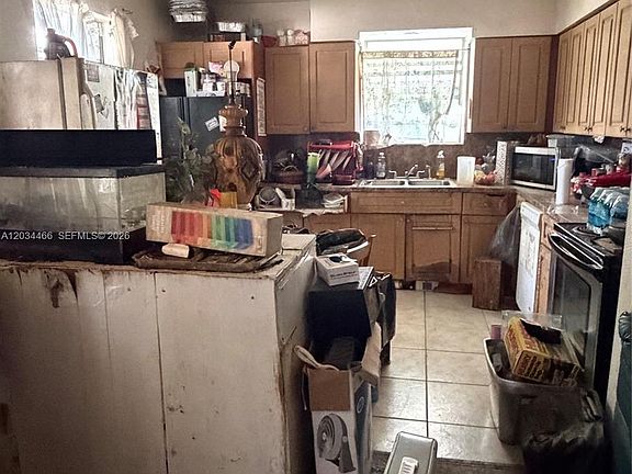 4th image of 2327 Freedom St