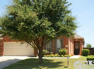 8817 Edinburgh Ln, Rowlett, TX 75089