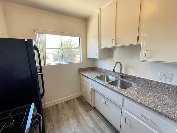 3rd image of 6205 Fulton Ave