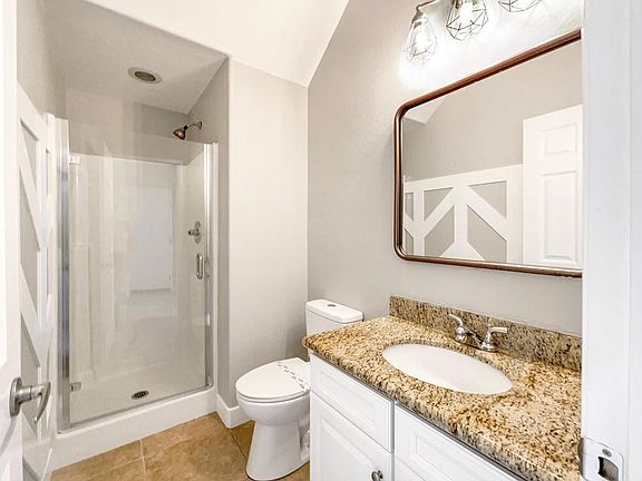 5th image of 40512 Amesbury Ln