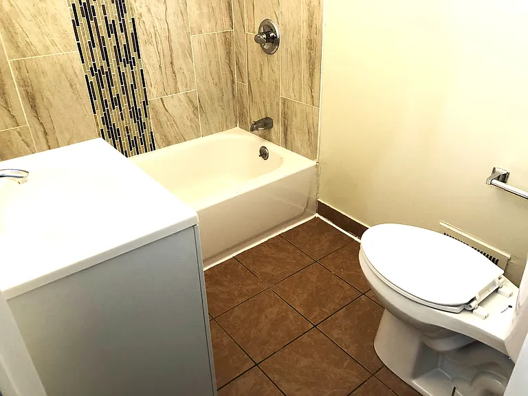 1323 N Allison St — Photo 24