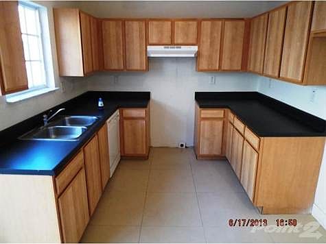 5th image of 2060 NE 167th St APT 1