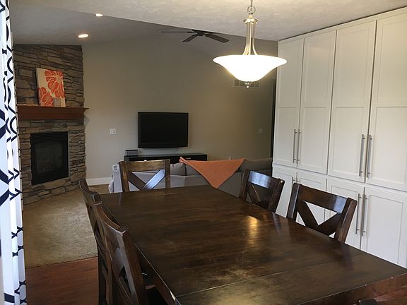 Dining w/Built-in Cabinets