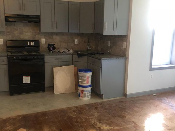 2nd image of 577 Bramhall Ave