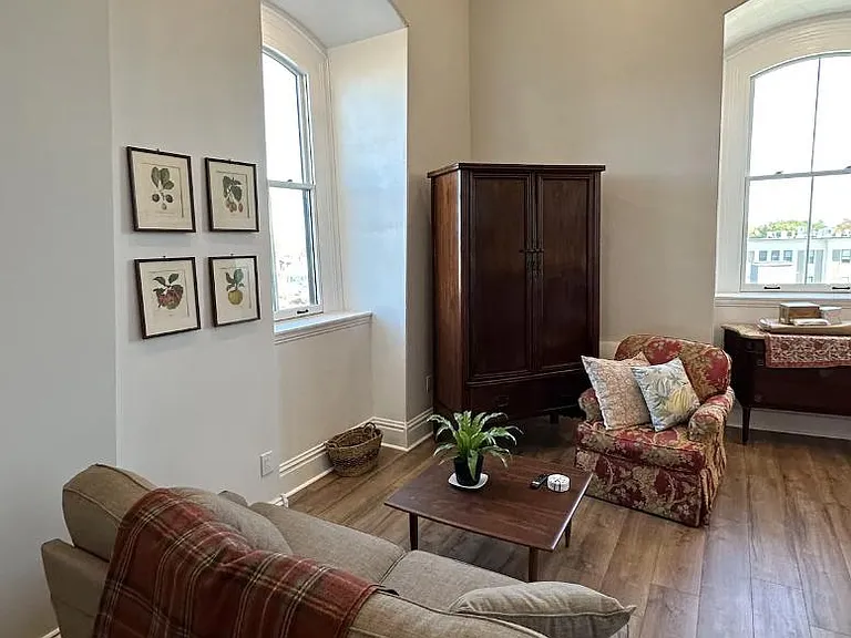 2 Pleasant St #4B — Photo 2