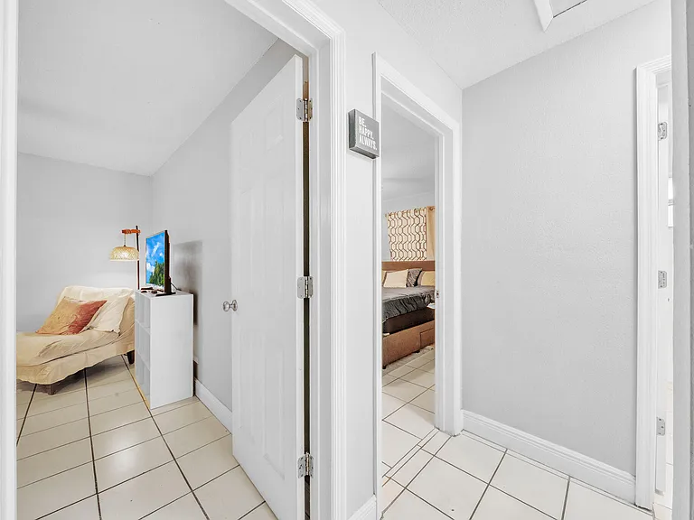 626 SW 14th Ave #205 — Photo 10