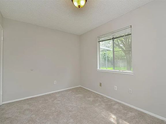 4th image of 1007 Shadow Mountain Dr