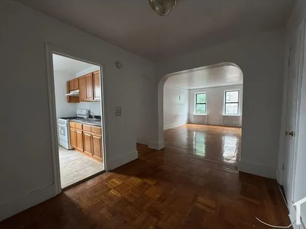 4755 White Plains Rd APT 4C, Bronx, NY 10470