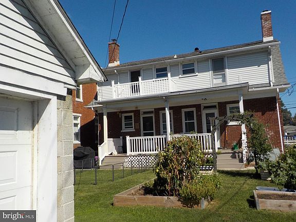 3rd image of 174 E Emaus St