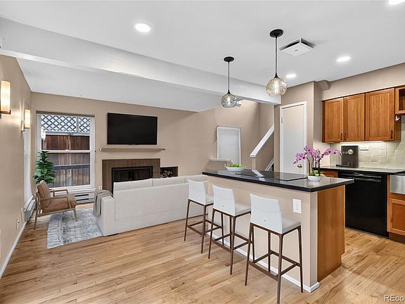 4th image of 1120 Poplar Avenue