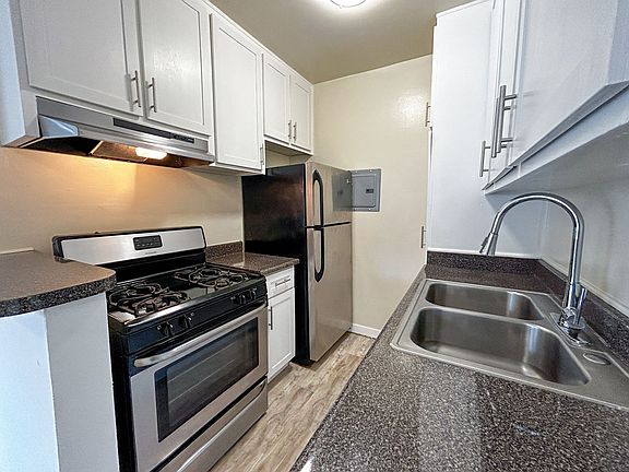 5th image of 45 Rose Ave #8DA061700