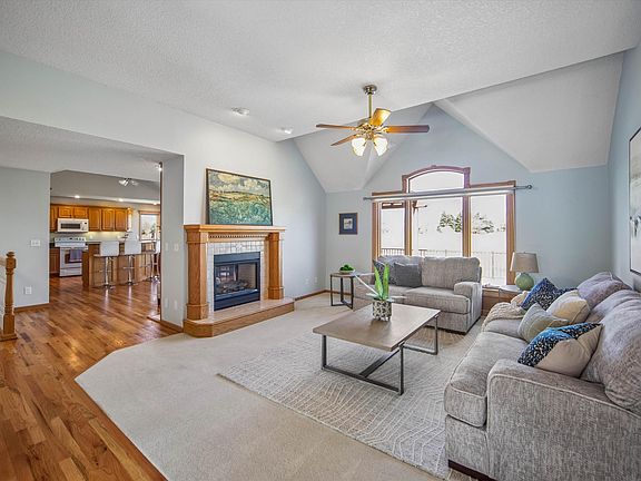 3rd image of 3405 NE Briarwood Dr