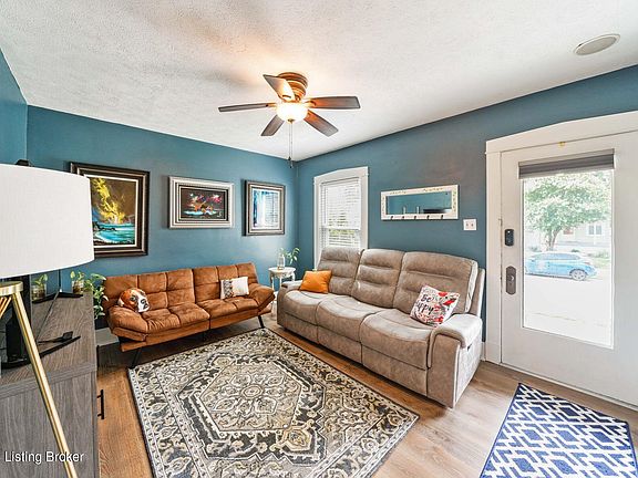 3rd image of 607 E Brandeis Ave