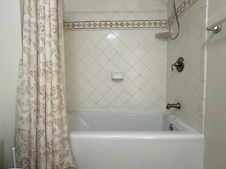 2901 Belhaven St — Photo 27