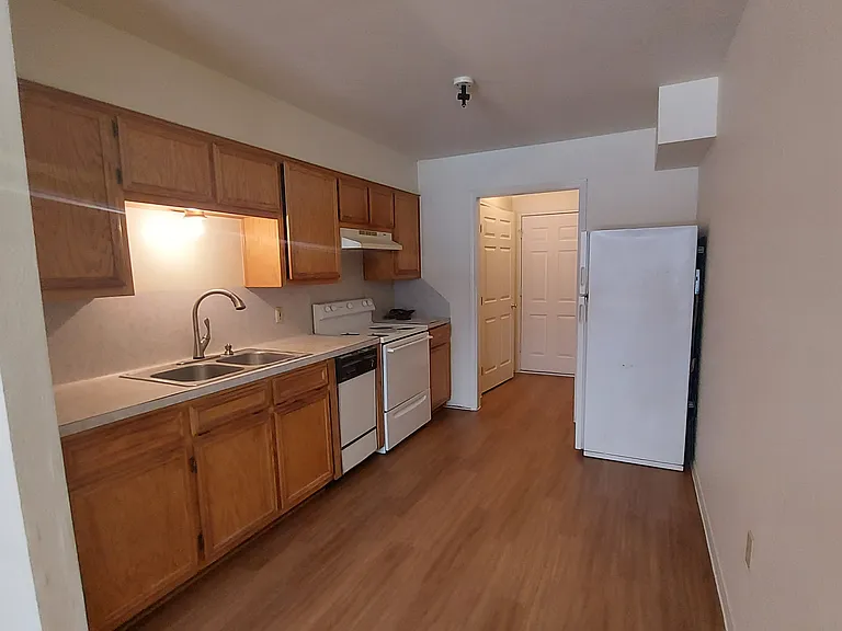 407 Avenue S — Photo 7