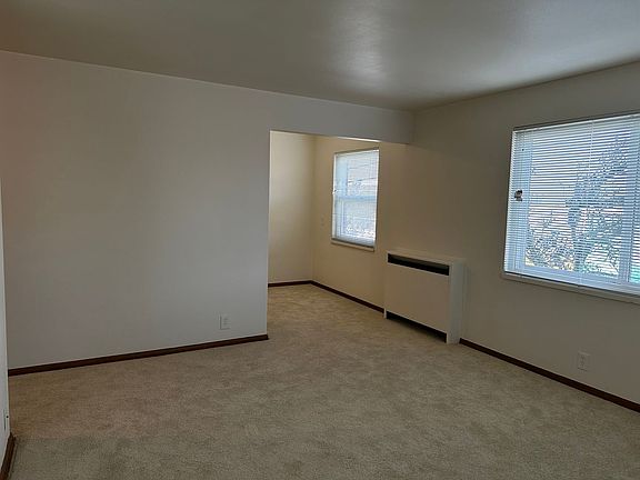 3rd image of 4215 SW Edmunds St #208