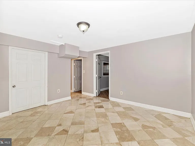 674 College Pkwy — Photo 35
