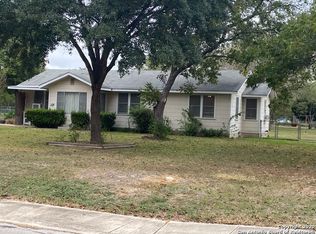 411 Glenoak Dr, San Antonio, TX 78220