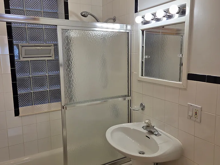 1352 W Jarvis Ave #2 — Photo 6