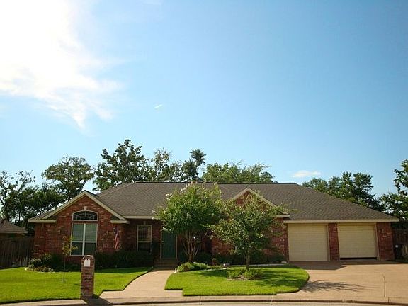 2nd image of 305 Stone Cove Ct