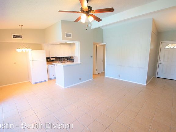 2nd image of 1304 Mariposa Dr APT 202