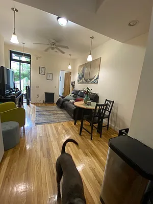 Rented by R New York | media 21