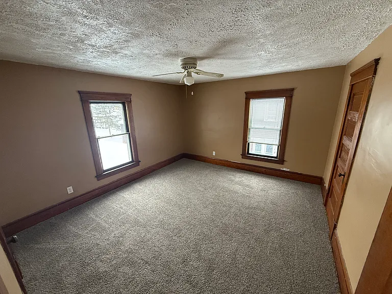 1434 S Linden Ave — Photo 6