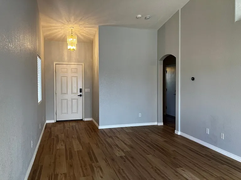 40652 N Scott Way — Photo 2