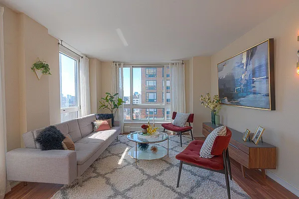 Sold by Level Group | media 23