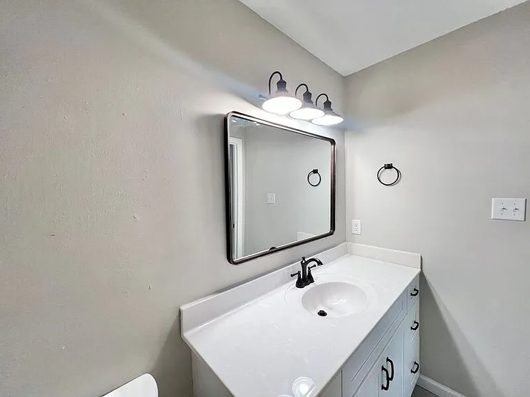 5604 Hamstead Xing — Photo 13